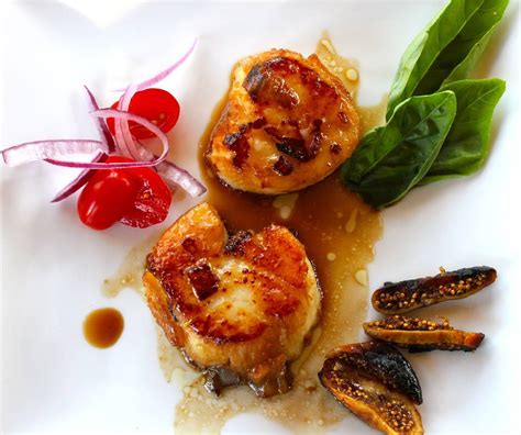  Japanese Scallop; Denizlerin Gizemli Mücevheri: Bir Kabuklu Dostun İnanılmaz Dünyası!